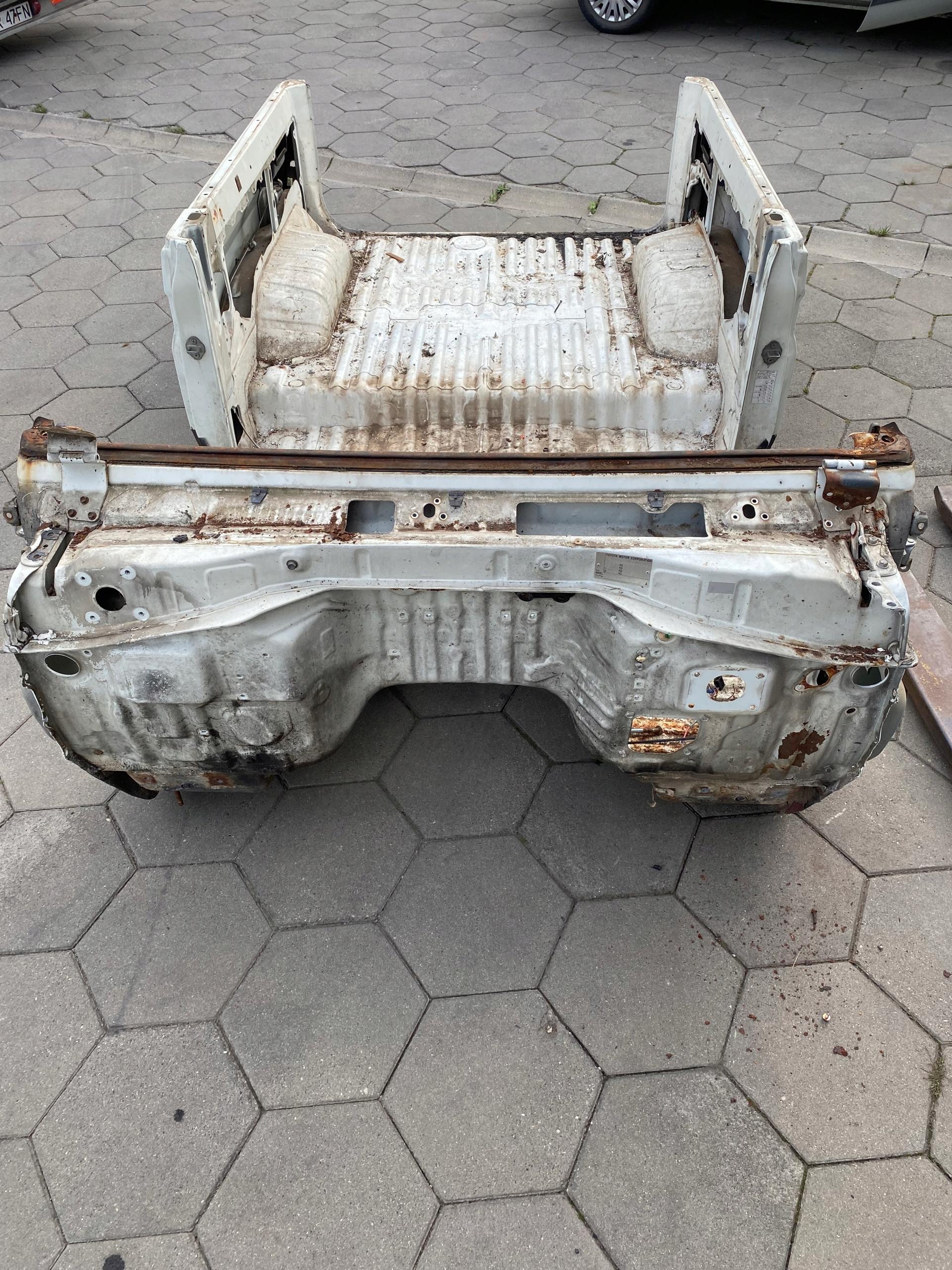 TOYOTA LAND CRUISER LJ 70 2.4 D 84-96 КУЗОВ АВТОМОБИЛЯ