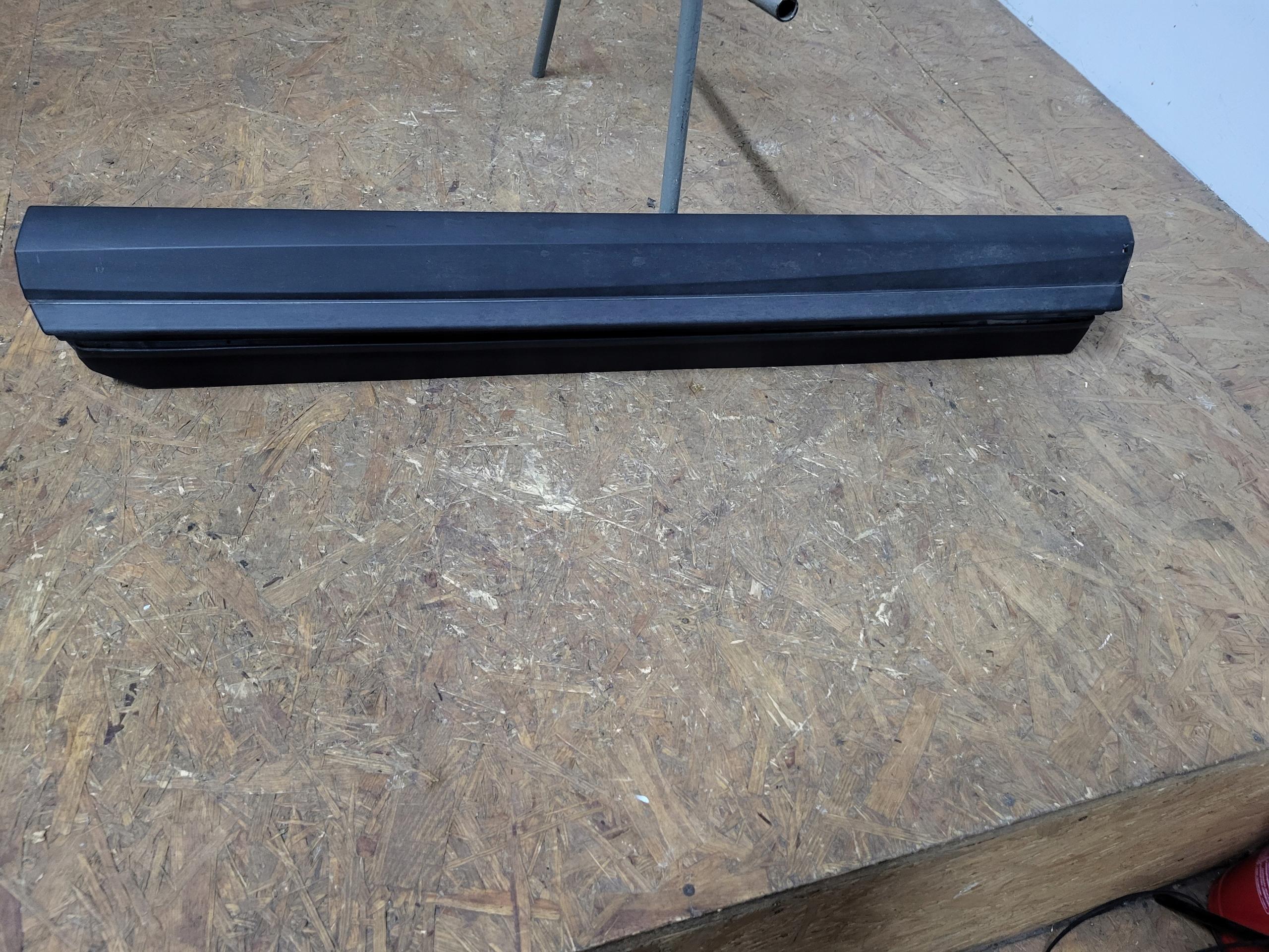 51525445092 - TOYOTA LEXUS RX IV 4 15R-- > молдинг передніх дверей пра