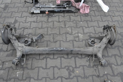 Toyota prius ii підвіска задня променя + затискачі