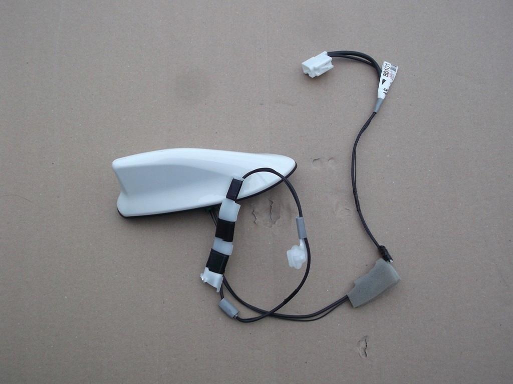 TOYOTA PRIUS IV 15-АНТЕНА НА ДАХУ