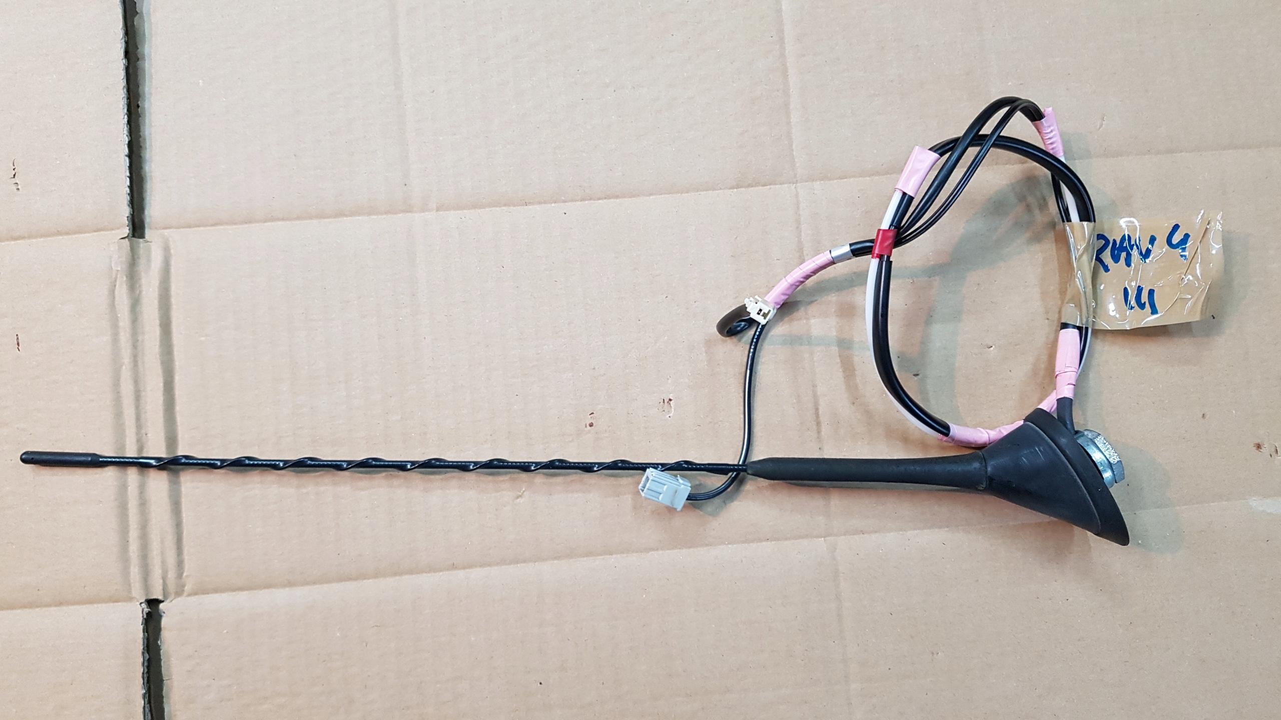 TOYOTA RAV 4 III 06-12 АНТЕНА ГНІЗДО