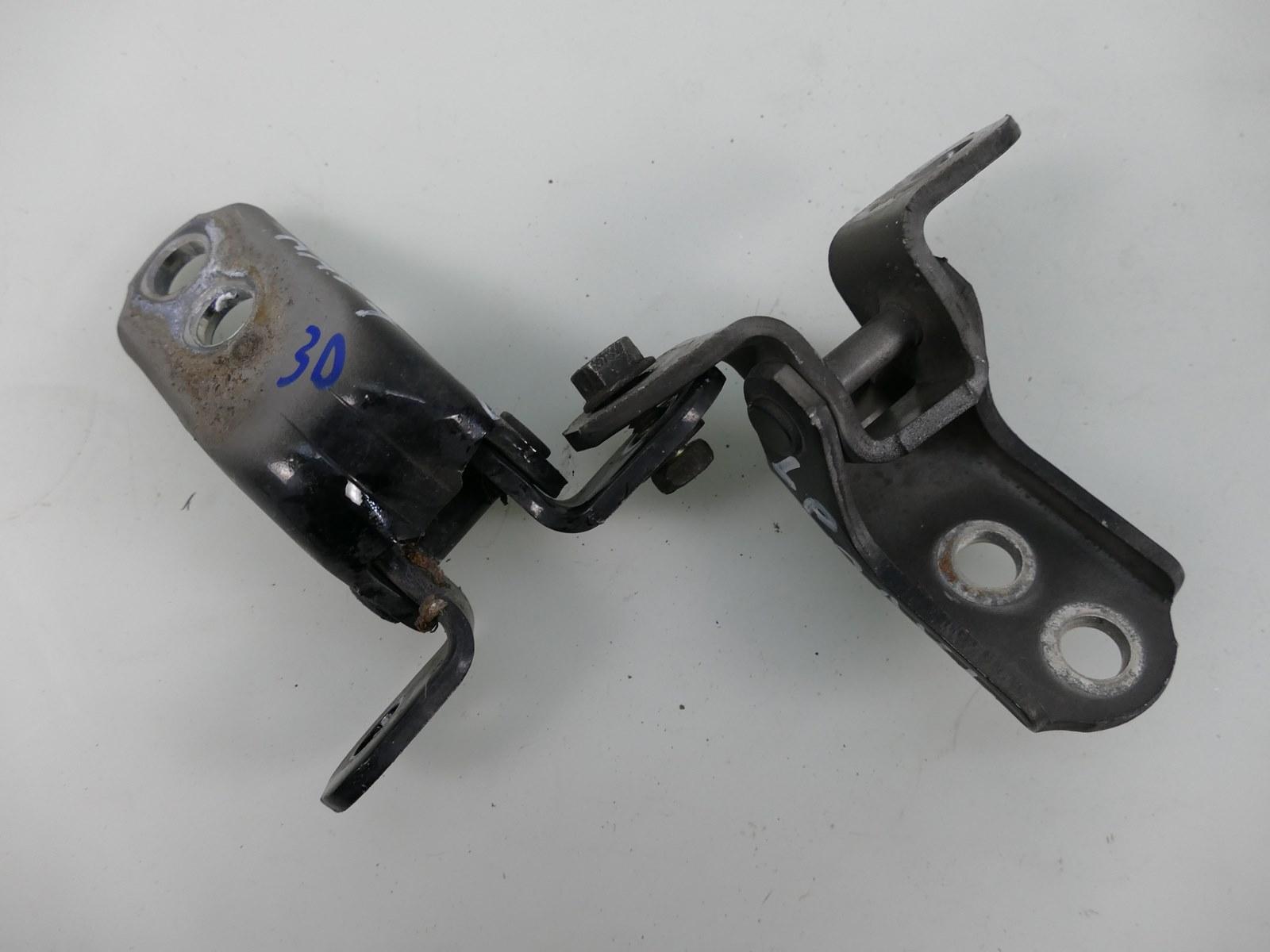 TOYOTA RAV4 II ДВЕРНІ ПЕТЛІ ЛІВИЙ ПЕРЕДНІЙ 202 3D