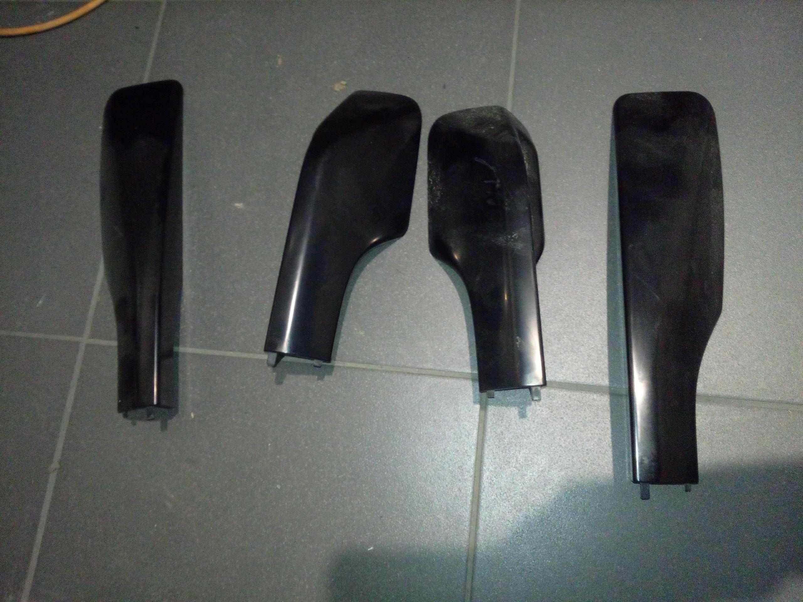 TOYOTA RAV4 торцева кришка рейлінга ліва задня 00-05 5D