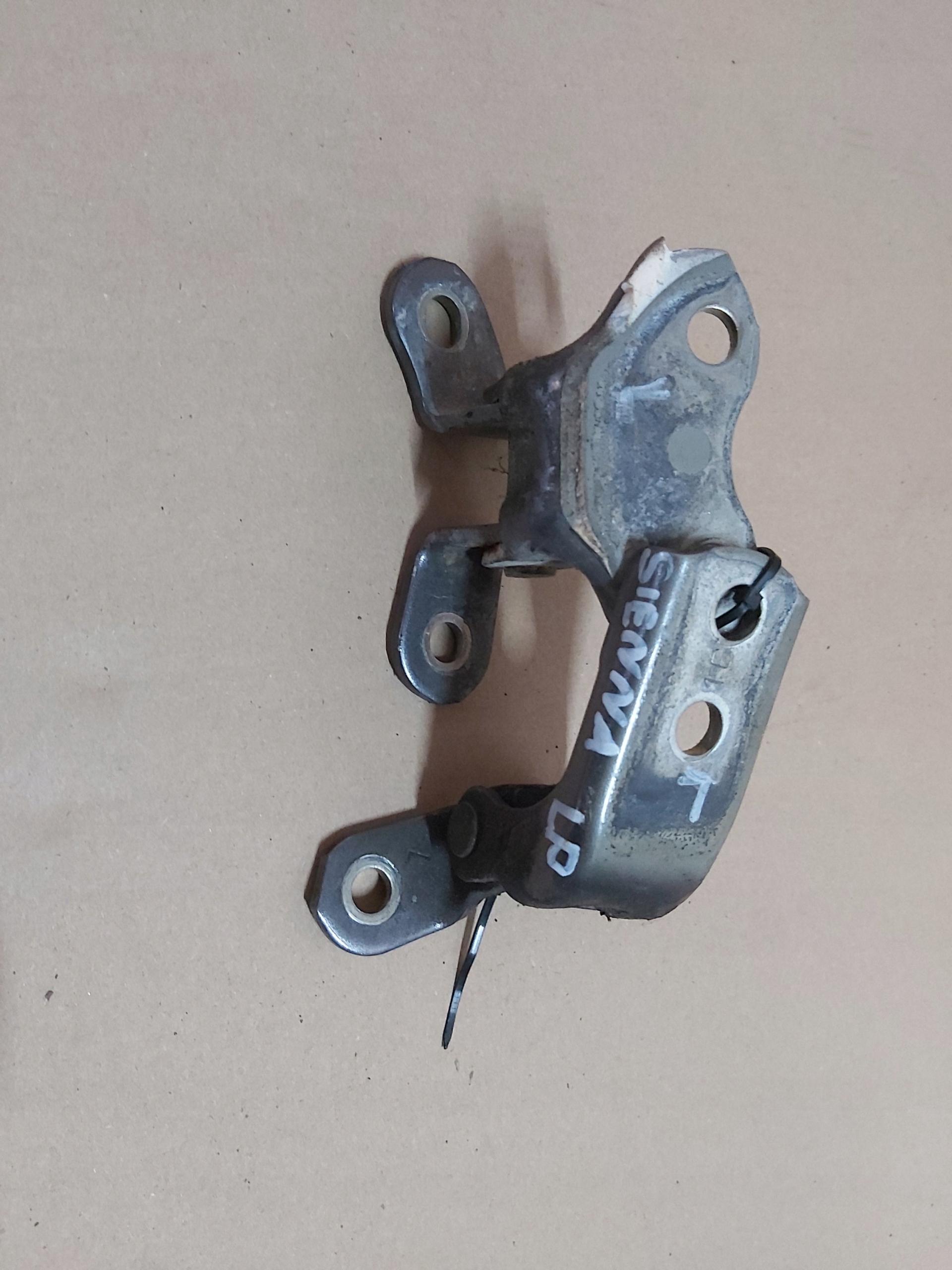 TOYOTA SIENNA дверные петли левая передняя петля