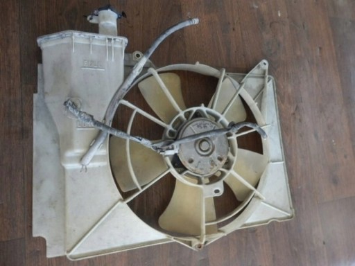 62010 - TOYOTA YARIS 02 ВЕНТИЛЯТОР БАК АВТОМАТ