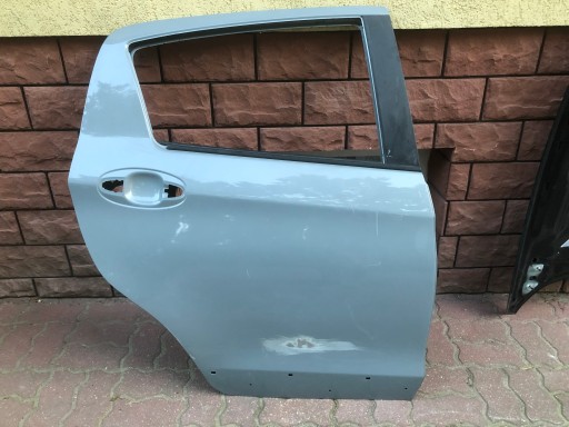 TOYOTA YARIS III LIFT 16 - ДВЕРЬ ЗАДНЯЯ ПРАВАЯ