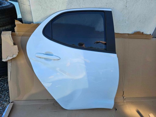 11111111111111 - Toyota yaris iv 4 2020- задній право права завершена