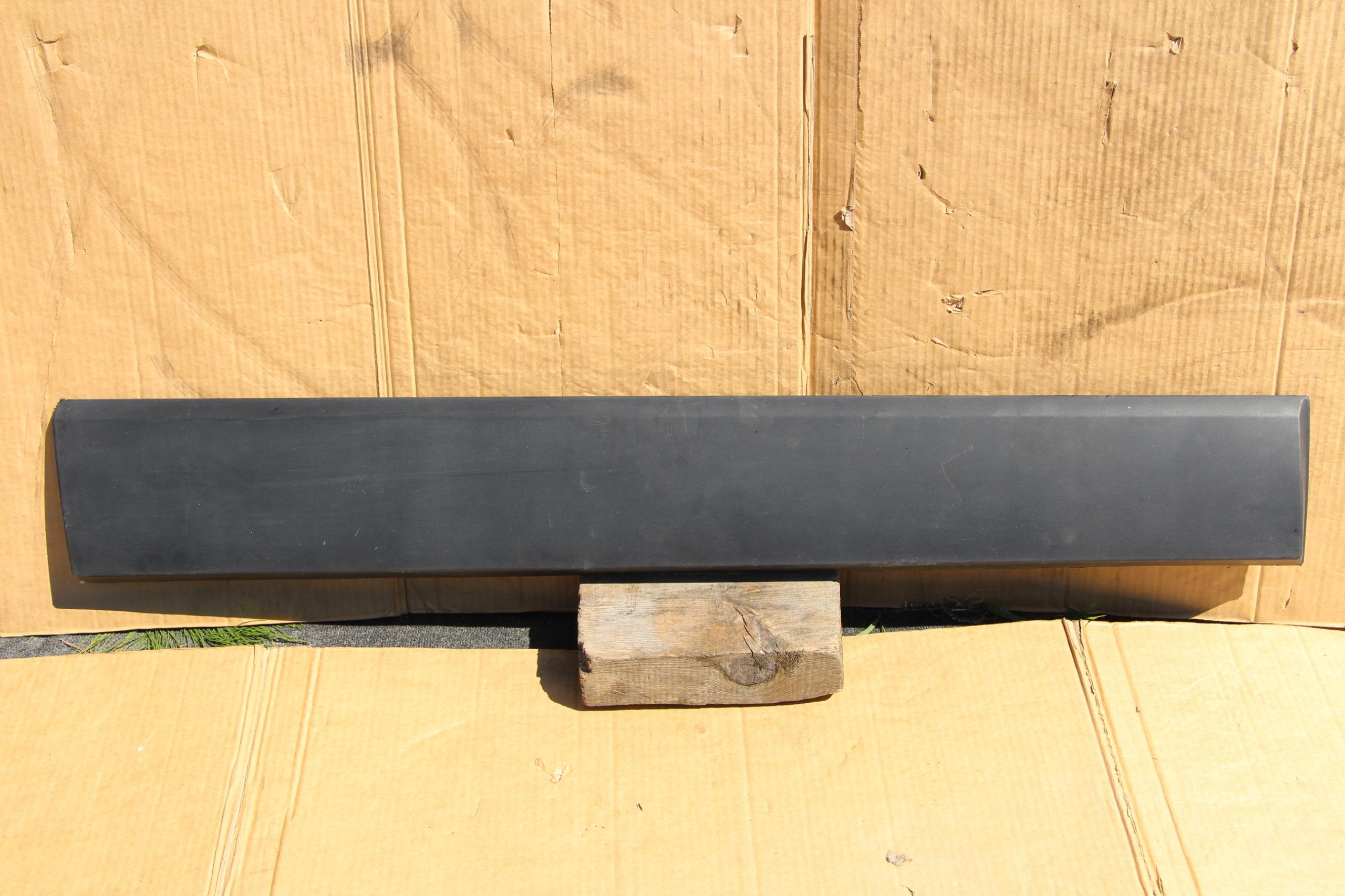 768546496R - TRAFIC III VIVARO B боковая планка правая