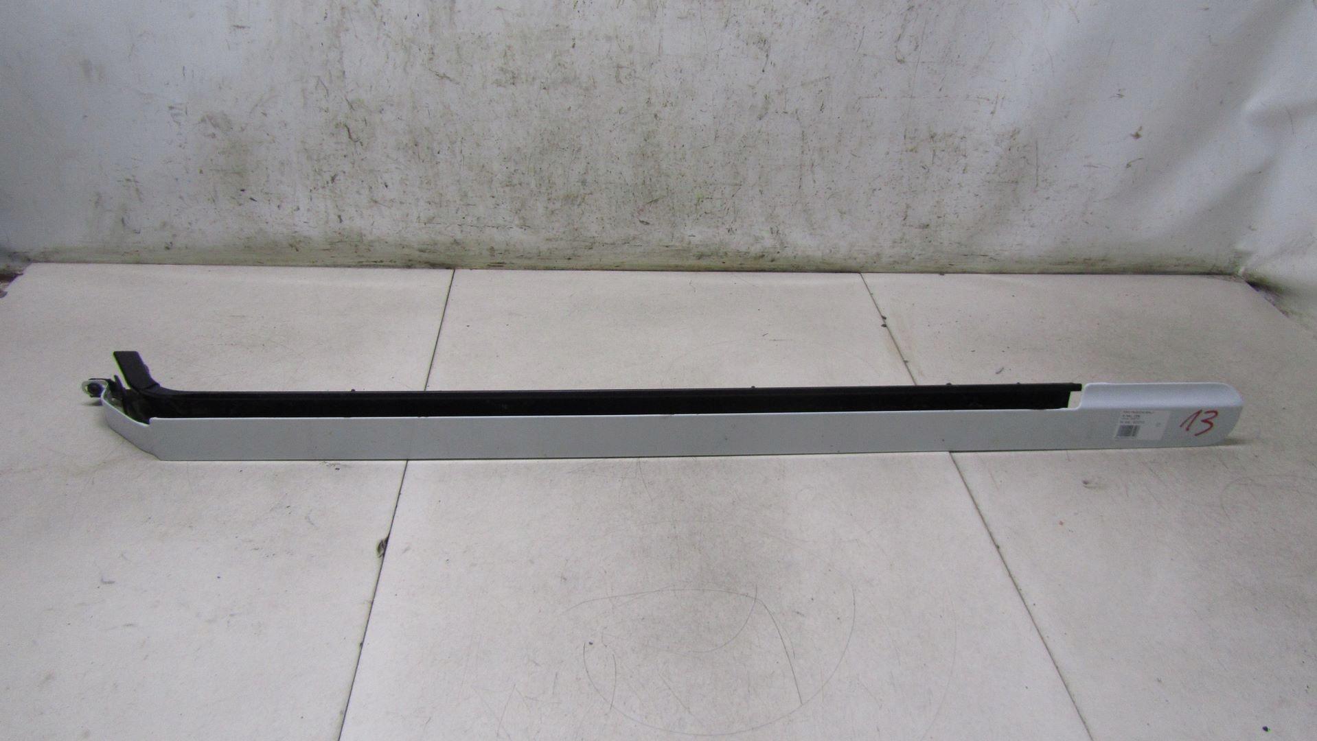 092/013 - TRAFIC VIVARO III РЕЙКА РЕШЕТКА ПРАВАЯ ДВЕРЬ