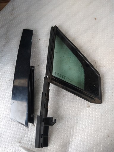ТРЕУГОЛЬНОЕ ЛЕВОЕ ОКНО CITROEN C5 III
