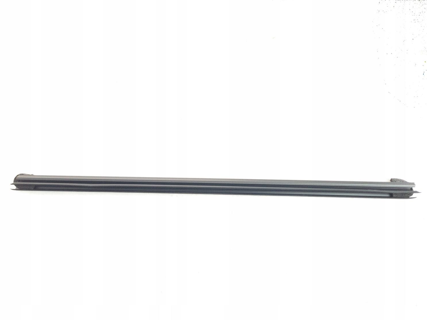 H1BB-A20571-AD - Уплотнитель стекла левой двери Ford Fiesta mk8