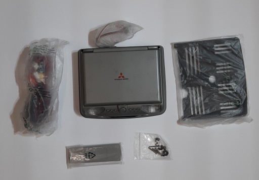 Телевизор с DVD-плеером Mitsubishi PAK / FUN / CW