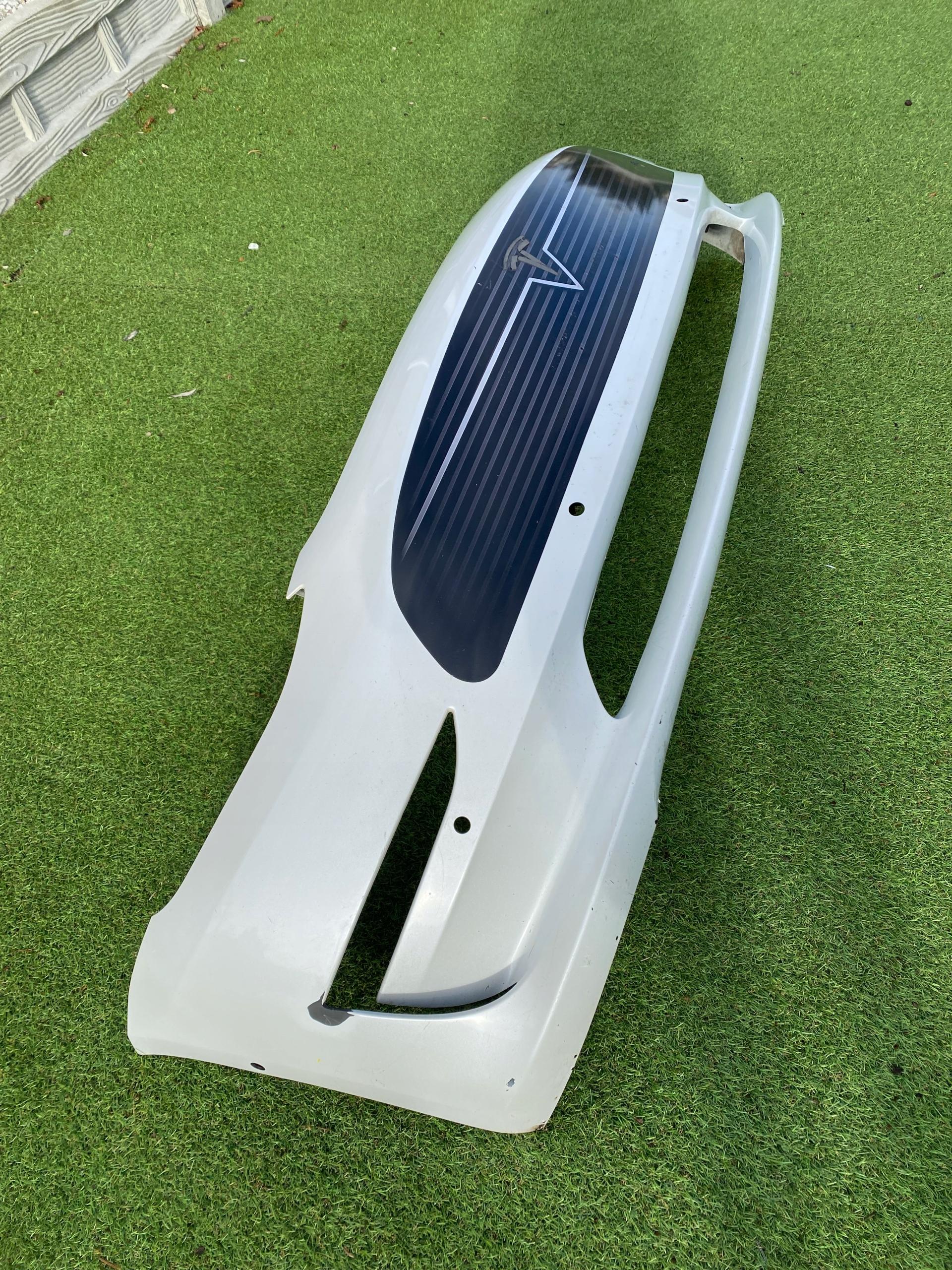 Tesla model 3 передній бампер милий оригінал білий