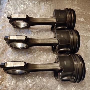 Поршень с шатуном Citroen Peugeot Ford 2.0 BHdi