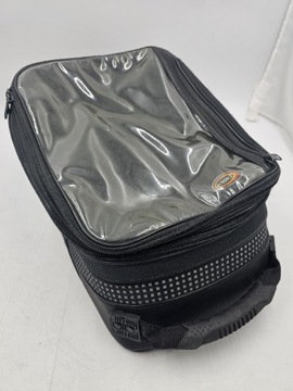 Сумка-рюкзак має двигун, який утримується магнітом