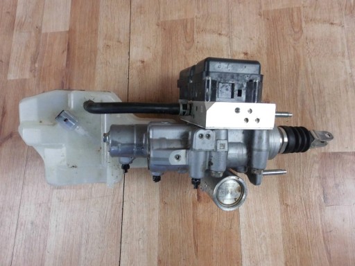 Toyota Camry VIII 2022 головний гальмівний циліндр 47210-33720