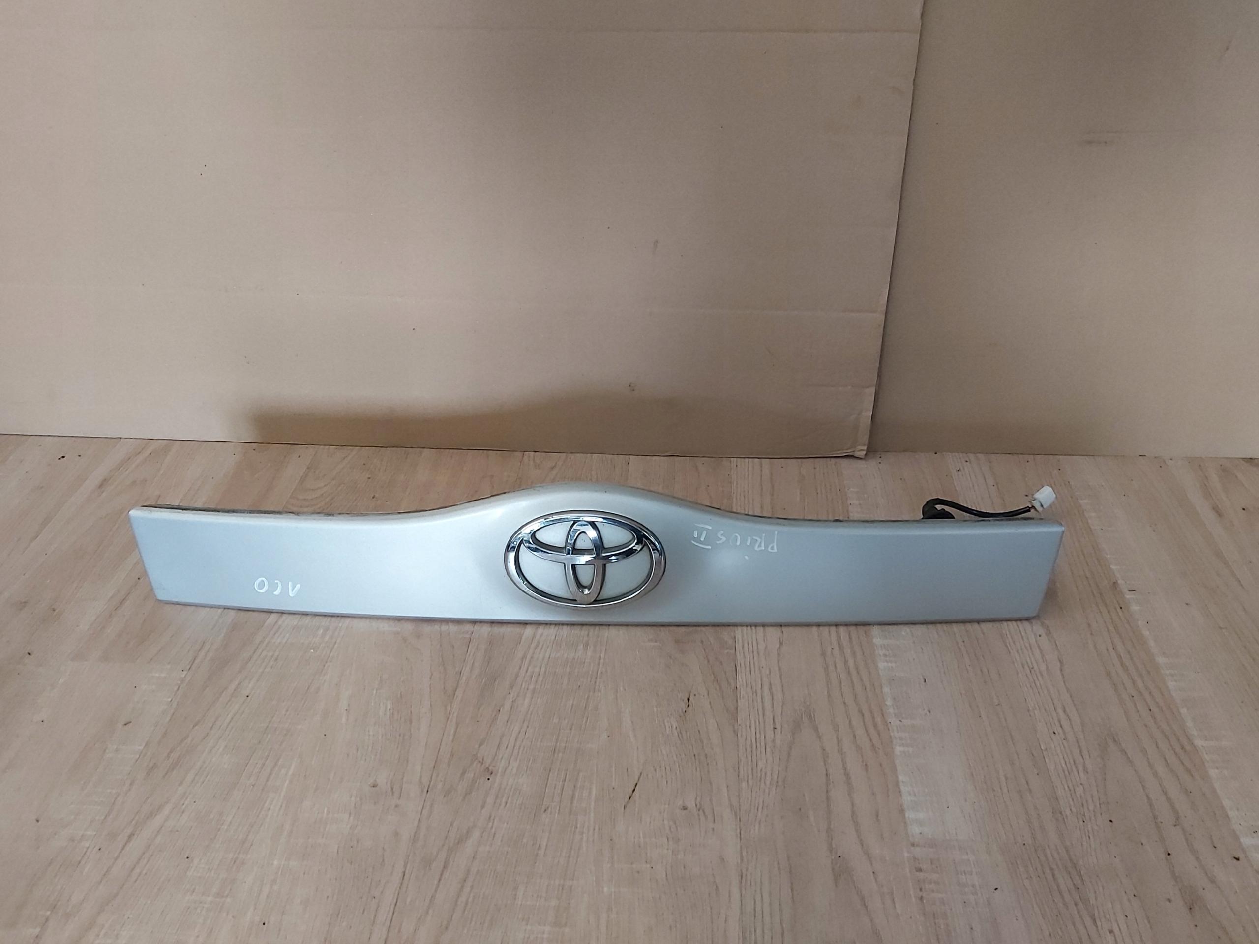 Toyota Prius II крышка багажника