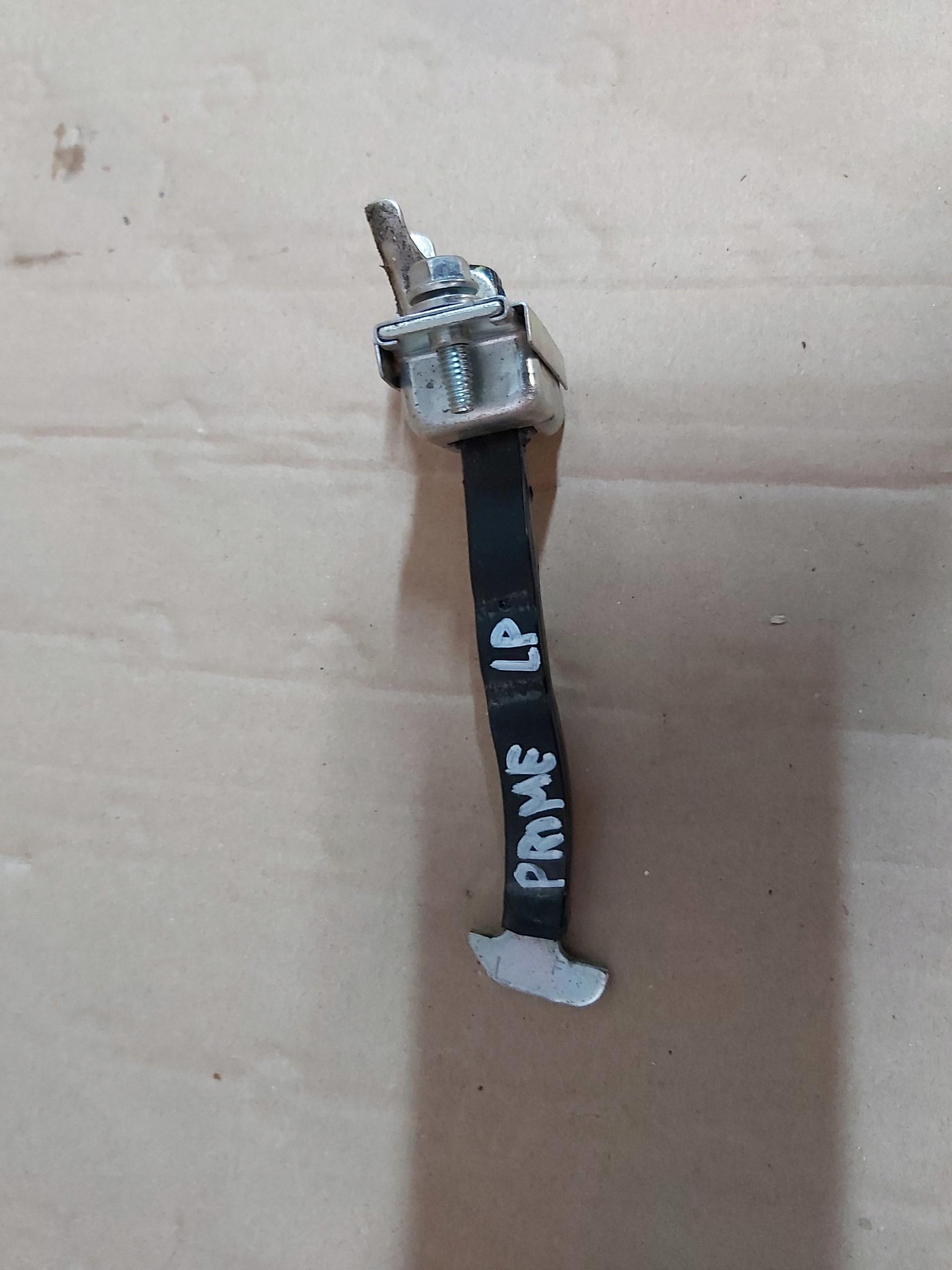 Toyota Prius IV Обмежувач дверей лівий передній PRIME