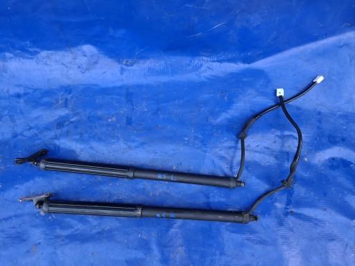 68910-42060 - Toyota RAV4 19-привід закрилка правий