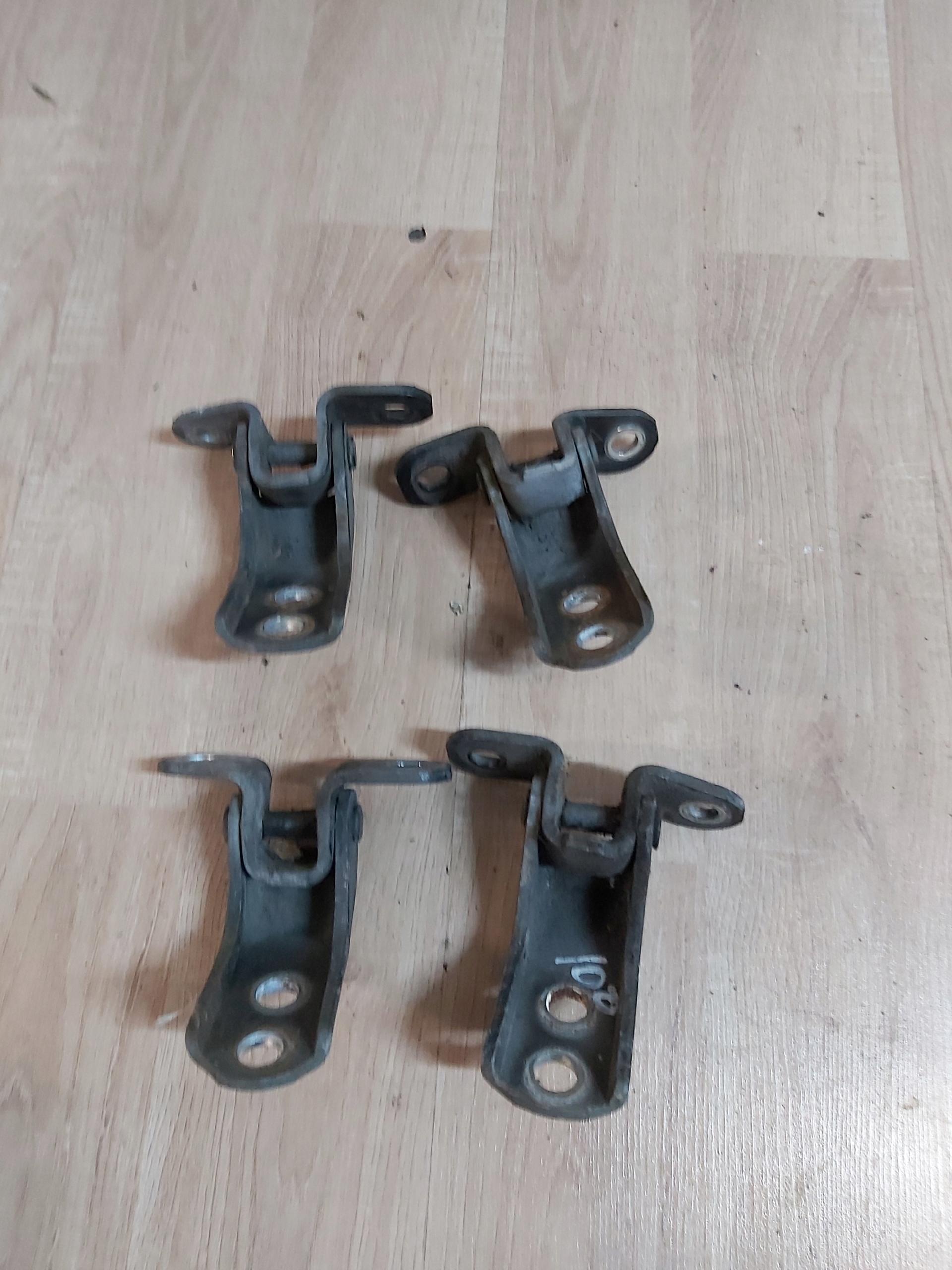 Toyota RAV4 і дверні петлі передній лівий правий 3D