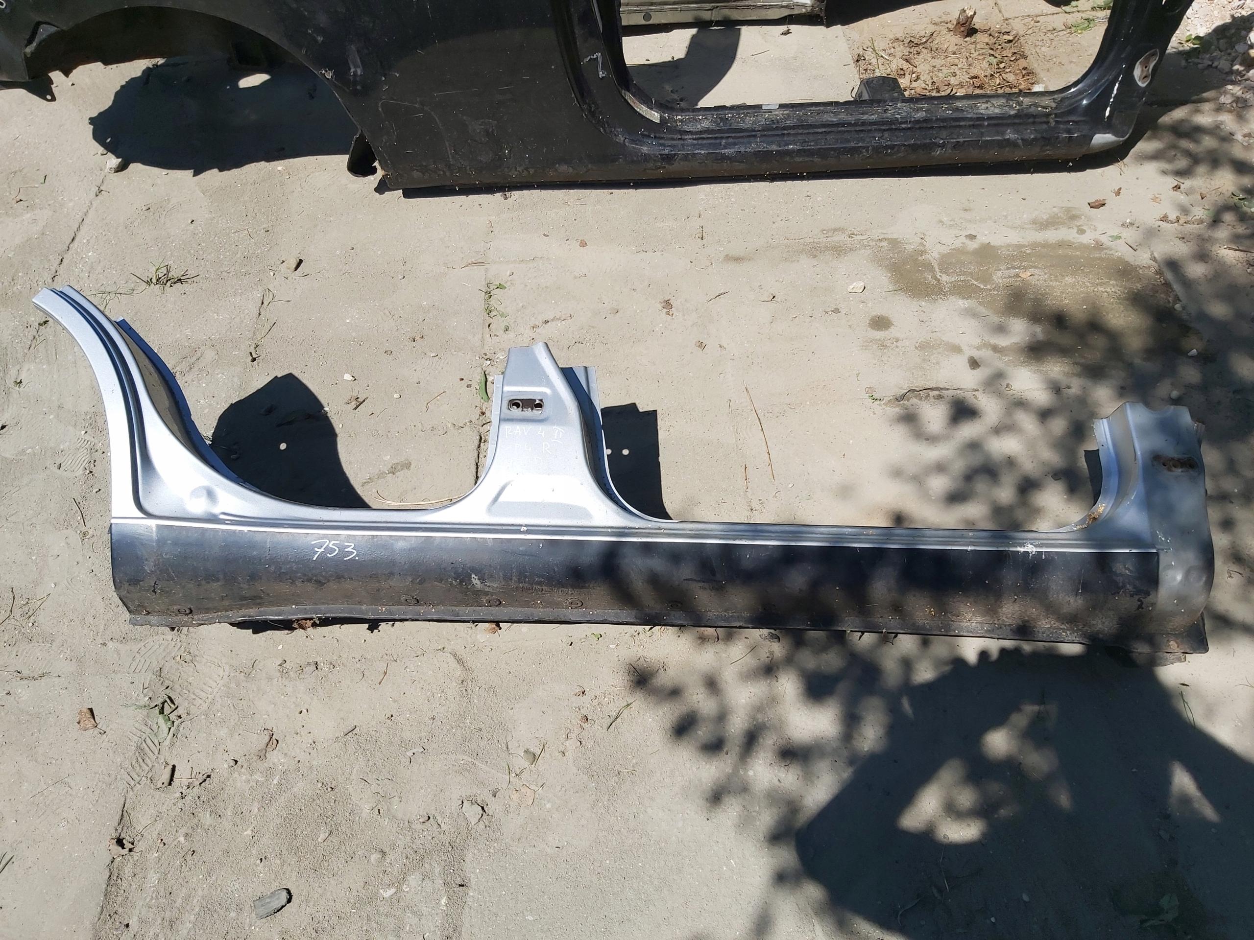 Toyota Rav4 II поріг правий