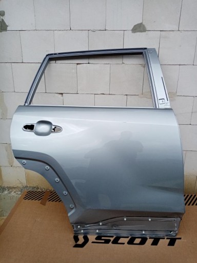 Toyota rav4 прямая задняя дверь