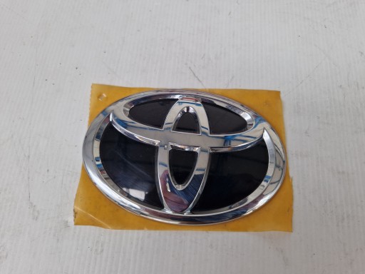 Toyota Rav4 - чорна емблема виробника