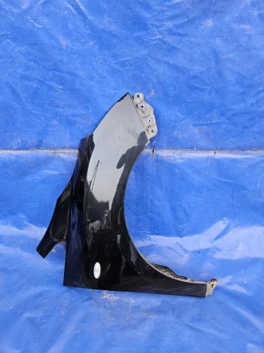 Toyota VERSO 09-12 правое переднее крыло 209