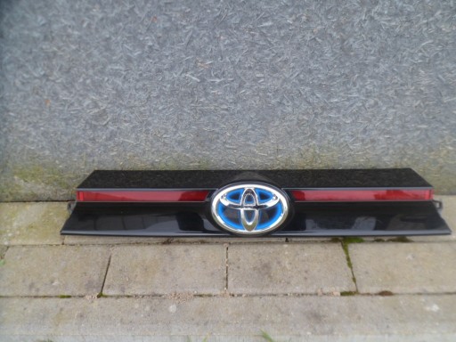 76801-0D760 - Накладка задней крышки Toyota Yaris Cross 21-