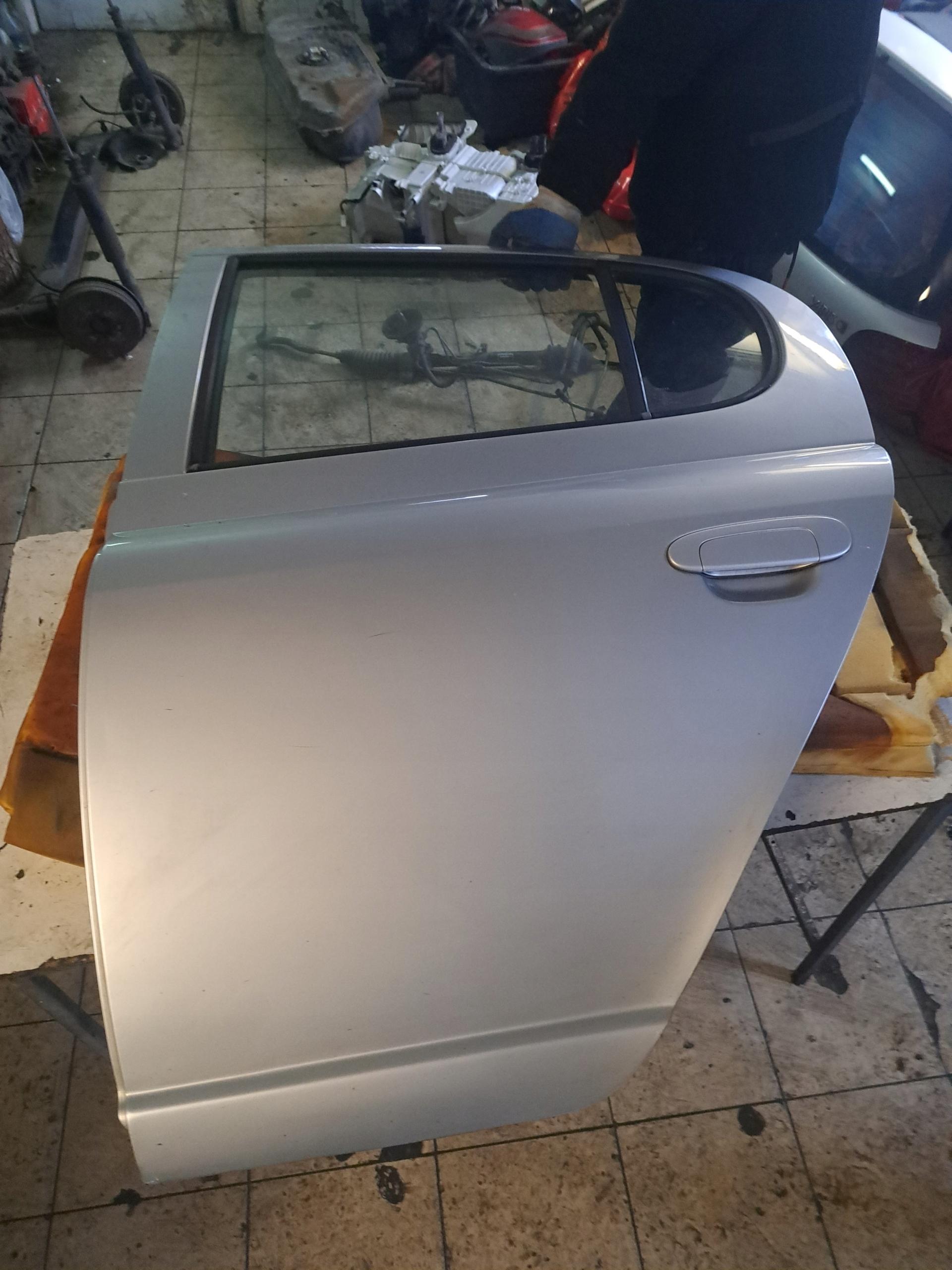 Toyota Yaris і задні ліві двері 5D lak. 199 F japon