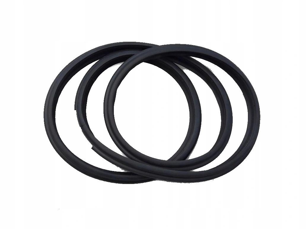 67881-0D020 - Toyota Yaris II прокладка задней двери багажника 05-11