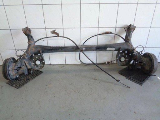 OKL568 - Toyota yaris iii 2015 задній міст 32 тис. км пробіг