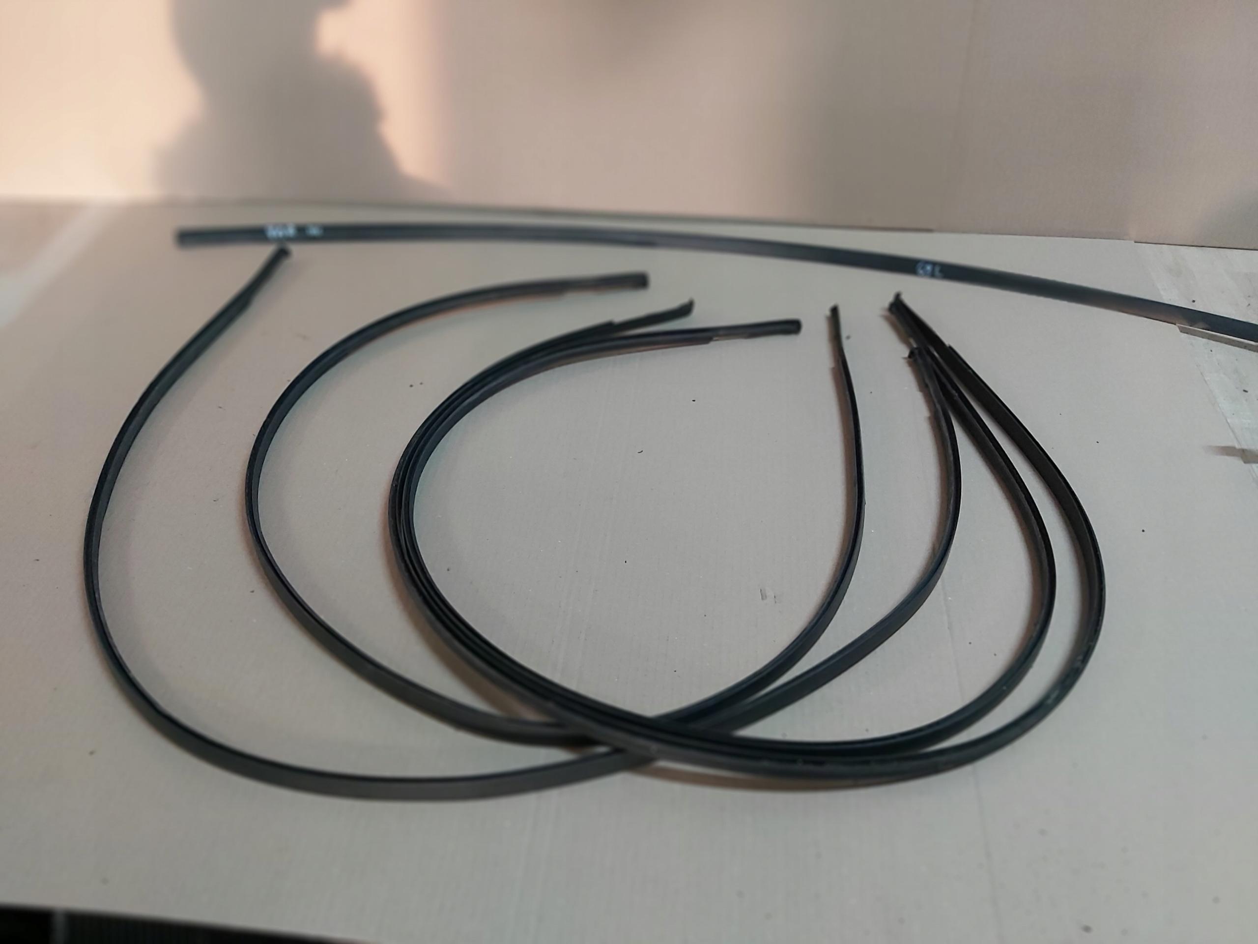 Toyota Yaris III прокладка даху права прокладка