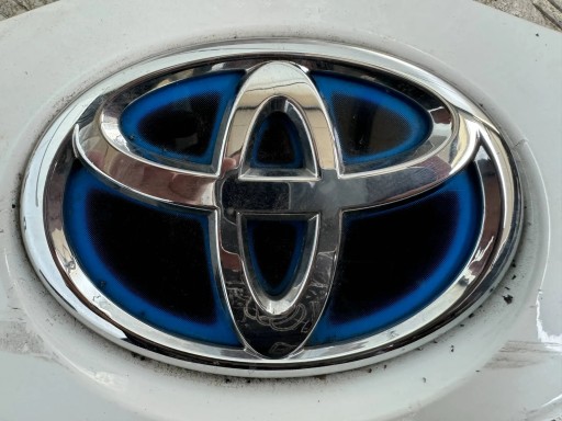 PWE6996 pwexpert2017 - Toyota Yaris IV P21 2020-2024 Эмблема гибрида