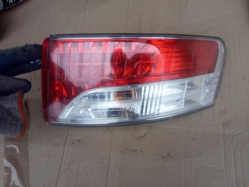 Toyota Avensis T27 09-11 Лампа правая задняя часть EU Используется