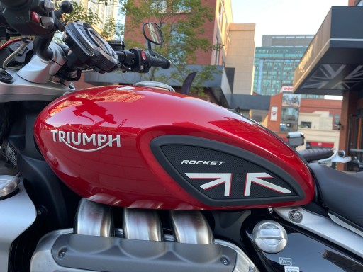 991 - Крышка бака Triumph Rocket III 3 GT R TANKPAD