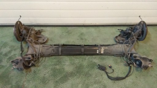 Задній промінь; renault megane iv gt призупинення