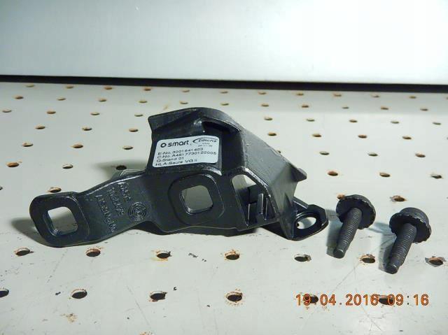 A4517730222 - КРОНШТЕЙН ОПОРА ЛЮКА SMART FORTWO