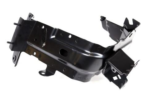 4M0821132F - Кронштейн опора крыла передняя AUDI Q7 правая 16-19