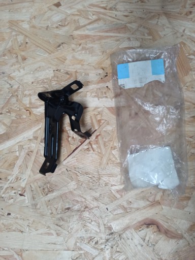 Кронштейн крила П BMW 3 F30 7298038