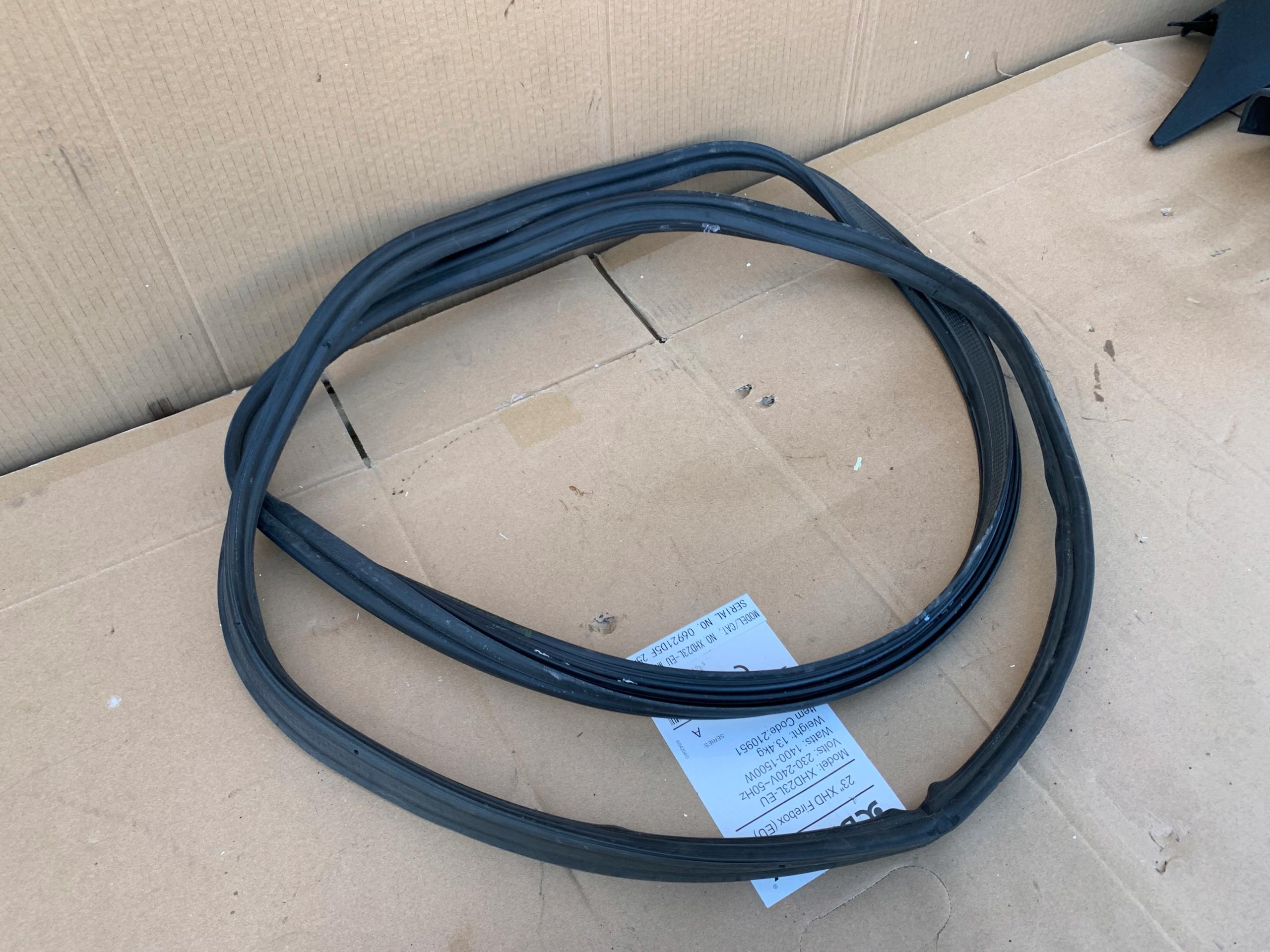 ПРОКЛАДКА БАГАЖНИКА DODGE CHARGER SRT 6.4 2016-