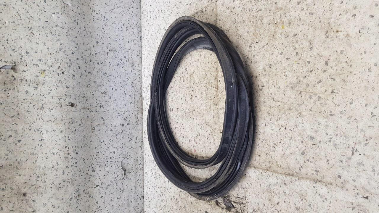 ПРОКЛАДКА БАГАЖНИКА VW GOLF VI УНІВЕРСАЛ