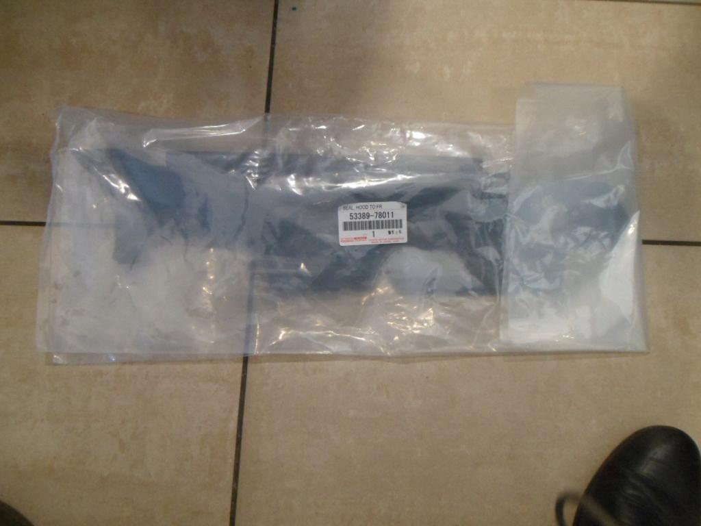 53389-78011 - ПРОКЛАДКА БРЫЗГОВИКА ПЕРЕДНЯЯ ЛЕВАЯ ДЛЯ LEXUS NX 2017 НОВАЯ