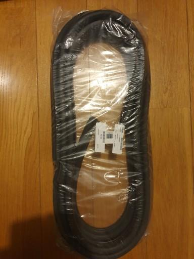 055135918AJ - Ущільнювач дверей JEEP GRAND CHEROKEE WJ 2шт. спереду