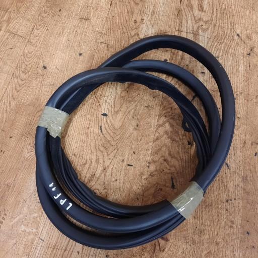 Уплотнитель двери кузова ПД л BMW F10 F11