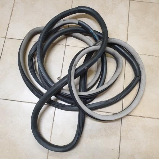 6N2 - УЩІЛЬНЮВАЧ ДВЕРЕЙ КУЗОВА VW POLO III LIFT 3D OE