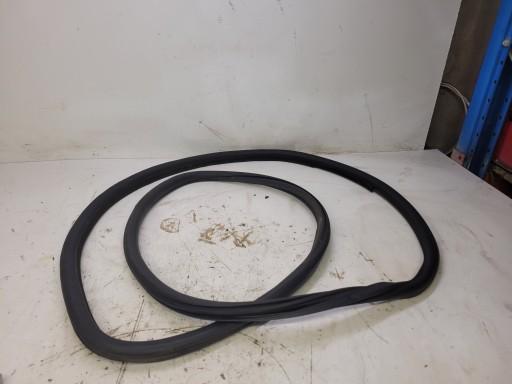 Уплотнение двери левое правое AUDI A3 8P3831721J S-LI