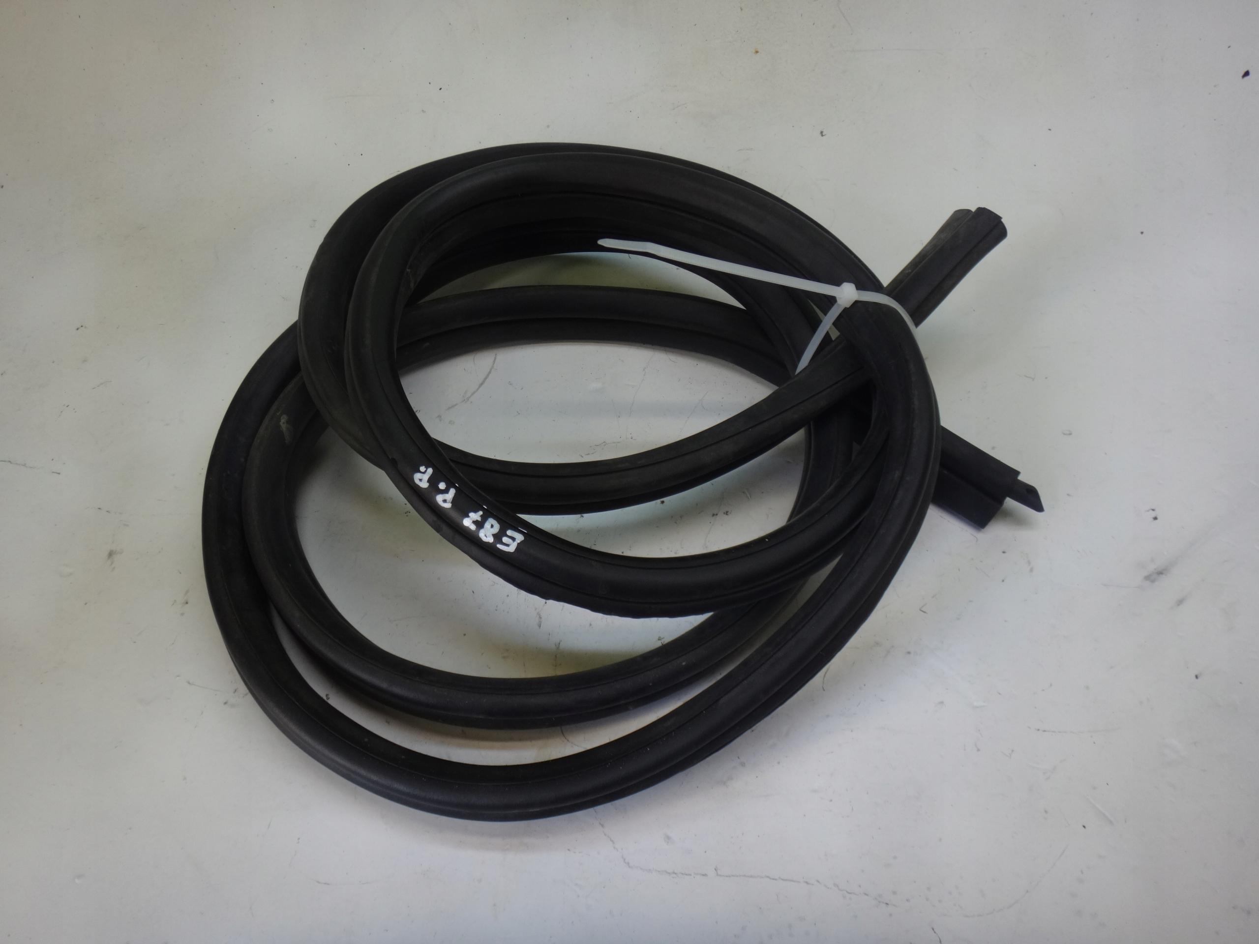 Ущільнювач дверей лівий і правий Пд Пд BMW E87