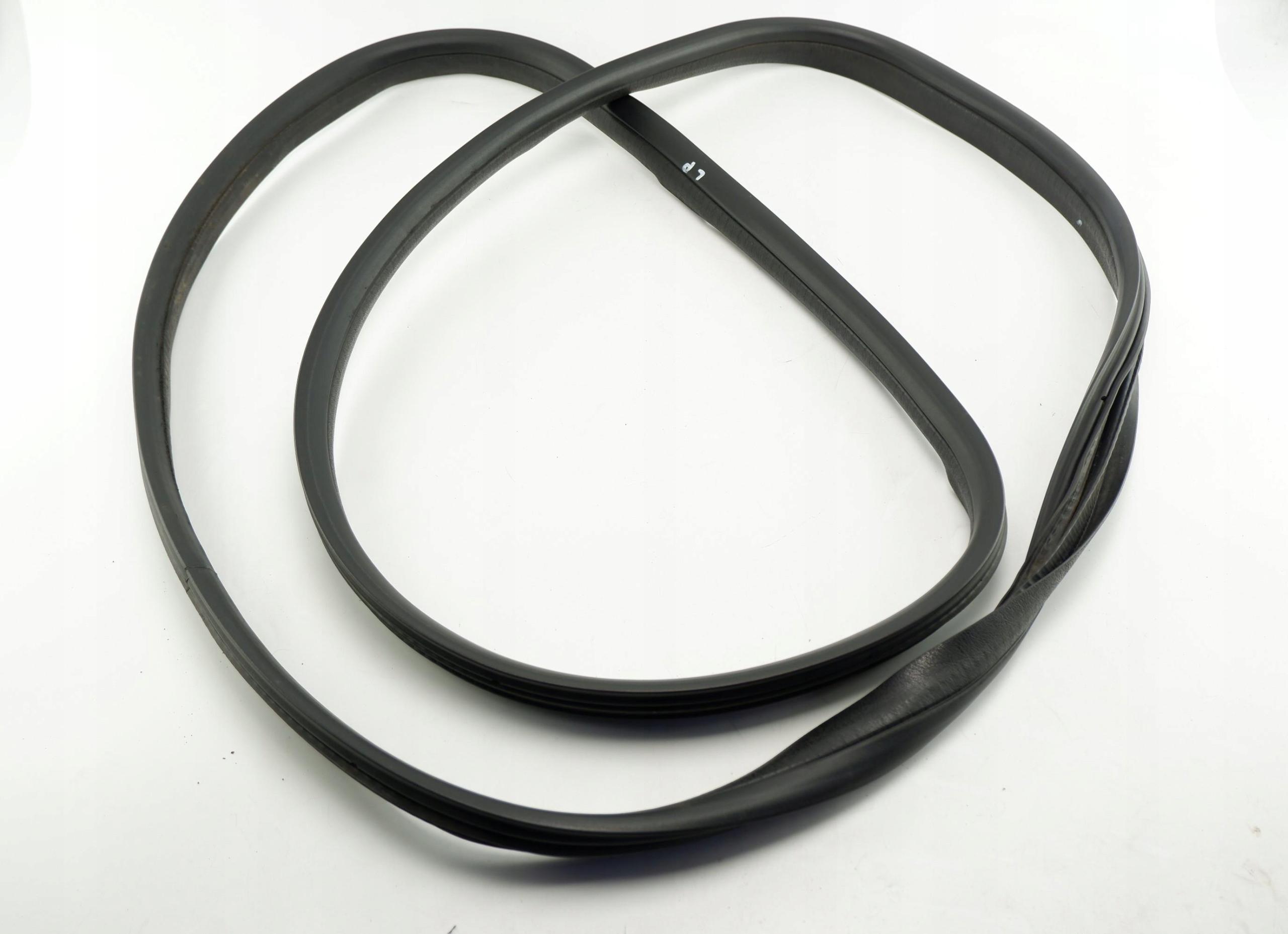 Ущільнювач двері лівий передній Aygo CITRON C1 107