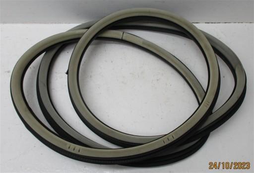 Уплотнитель двери левый передний CITROEN C5 III X7